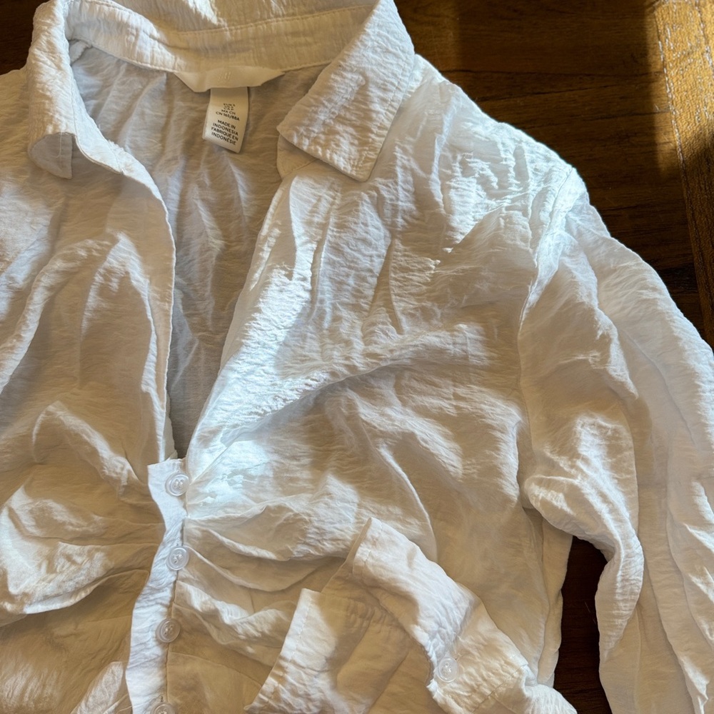 Small cropped button up - Picture 2 of 5